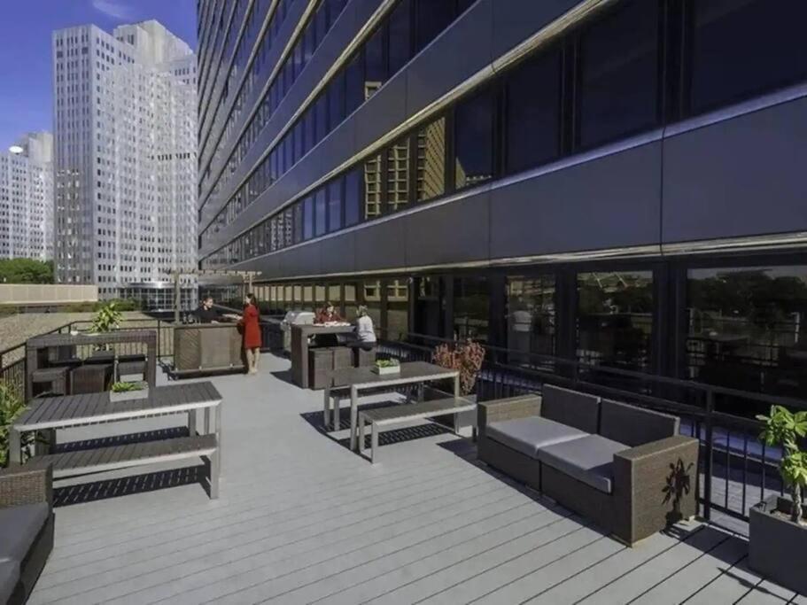 Luxury Apt At The Point Easy Access To And From Downtown 24-7 Parking Pittsburgh Exterior photo