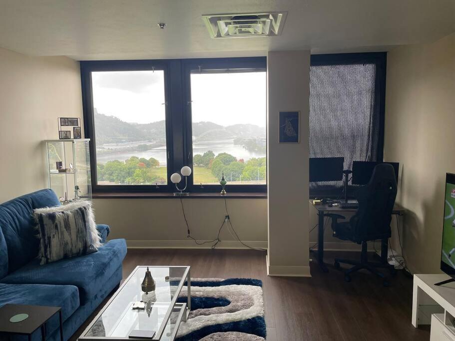 Luxury Apt At The Point Easy Access To And From Downtown 24-7 Parking Pittsburgh Exterior photo