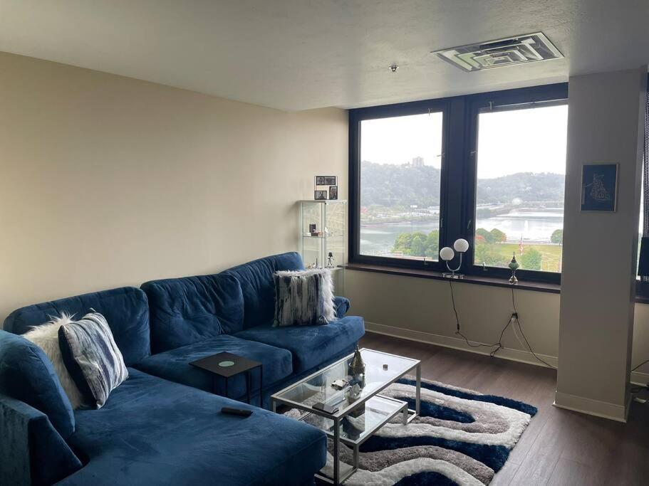 Luxury Apt At The Point Easy Access To And From Downtown 24-7 Parking Pittsburgh Exterior photo