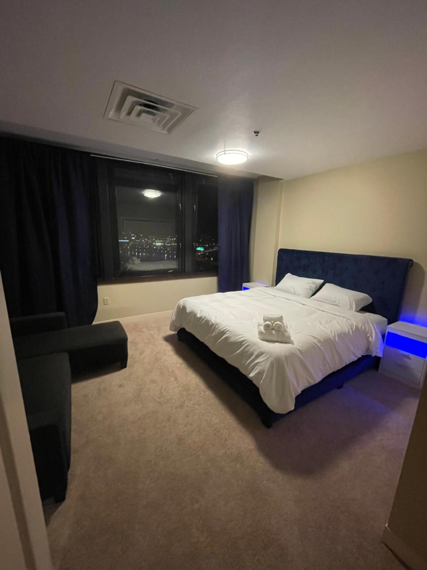 Luxury Apt At The Point Easy Access To And From Downtown 24-7 Parking Pittsburgh Exterior photo
